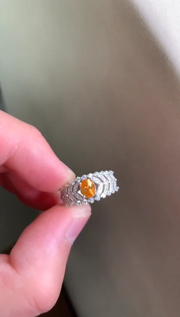 银S925镶嵌戒指石榴石（芬达石）戒指