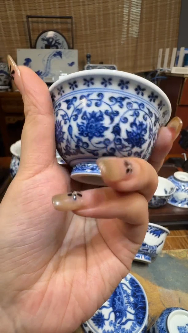 杯子愚拙造物青花缠枝莲压手杯