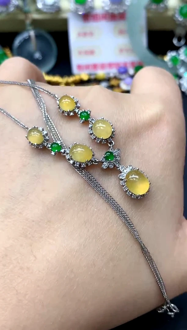 颈饰18K金镶嵌翡翠455-中国好珍宝