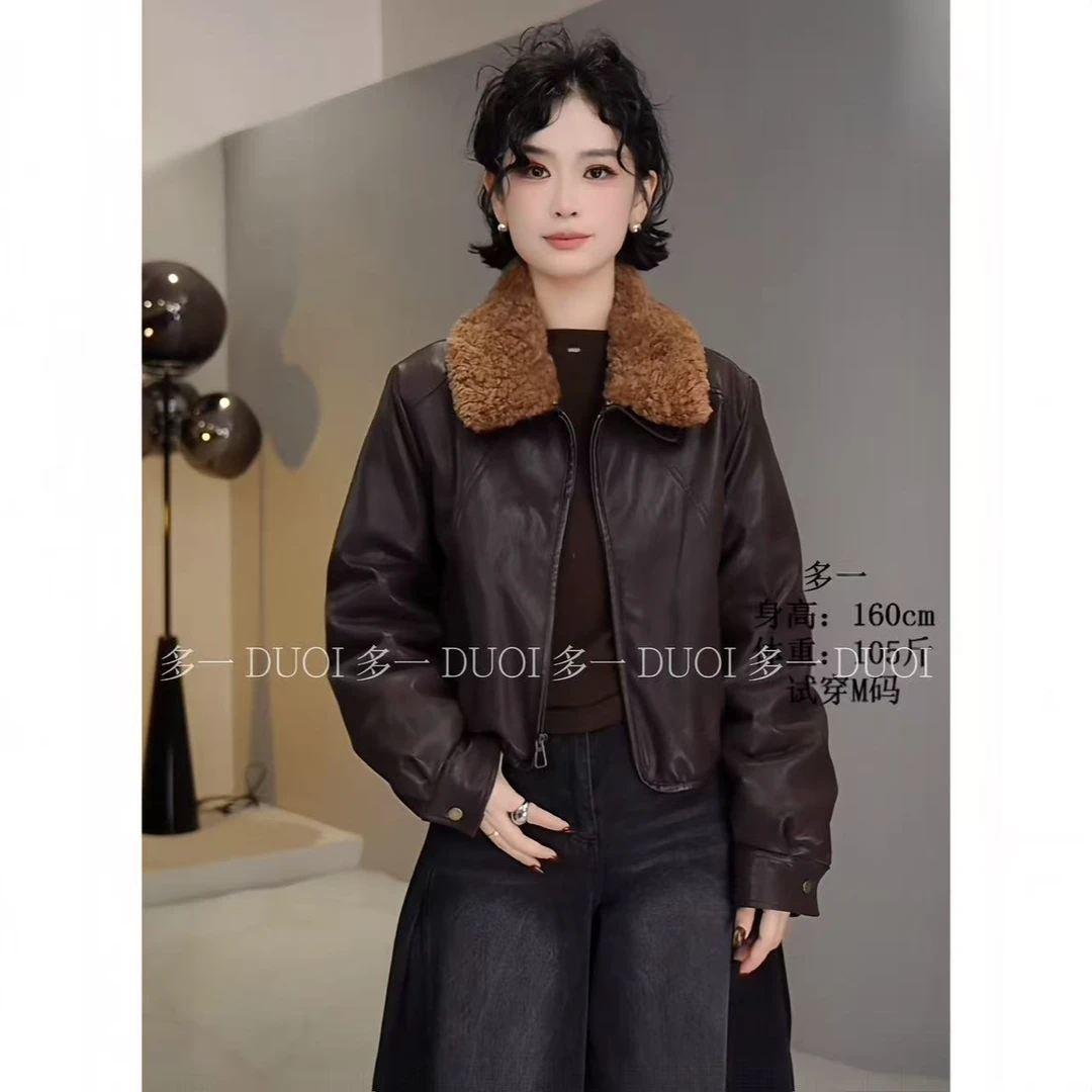 多一“复古巴恩”2025秋冬复古领口撞色拼接设计可拆卸百搭皮羽绒