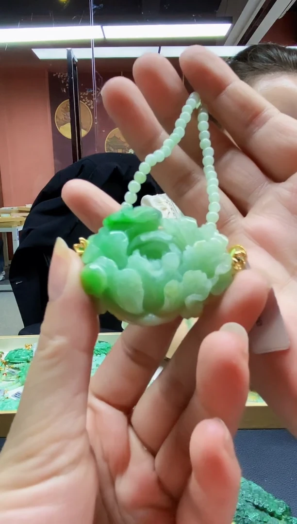颈饰未镶嵌翡翠吊坠