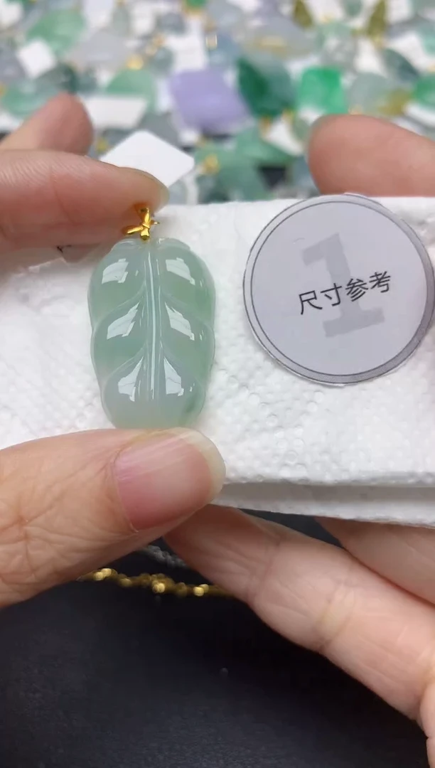 颈饰18K金镶嵌翡翠天然缅甸A货翡翠