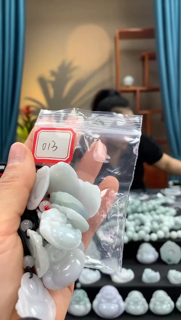 翡翠未镶嵌颈饰观音013 多样性发一件