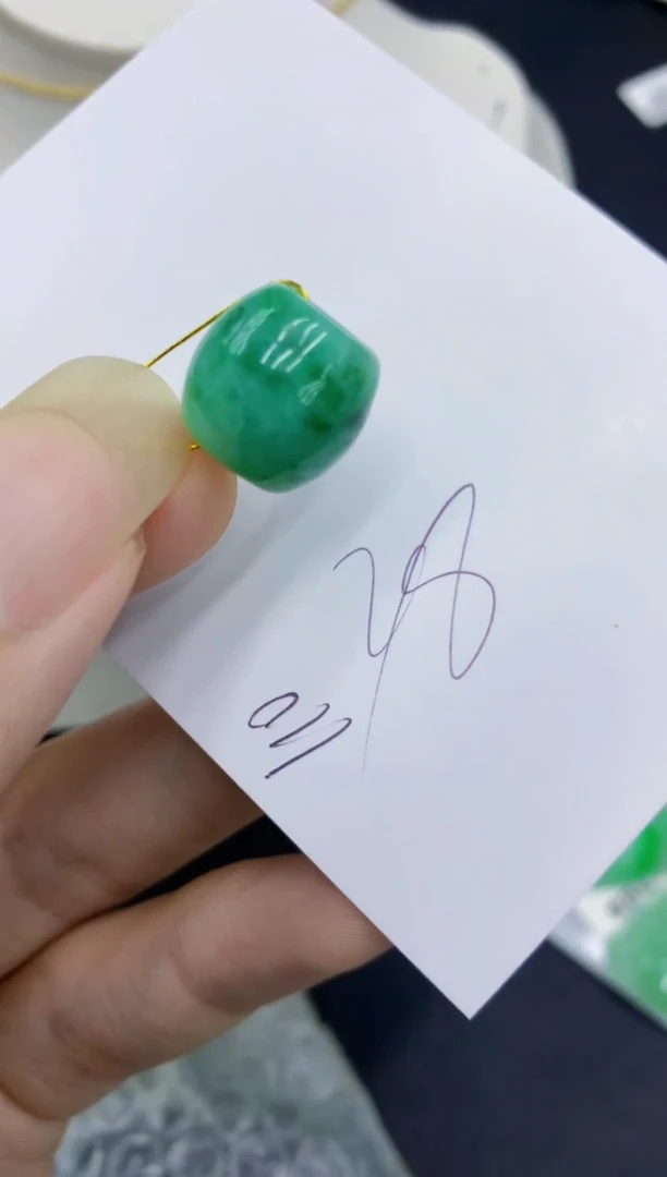 翡翠未镶嵌颈饰11111111111