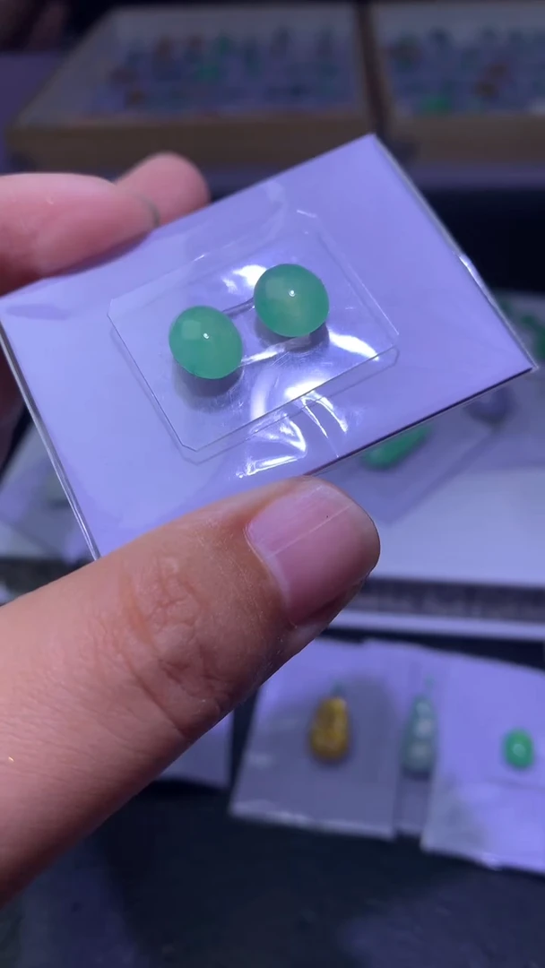 未镶嵌定制翡翠毛货