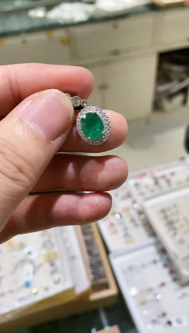 【闪购商品】祖母绿颈饰银S925镶嵌吊坠