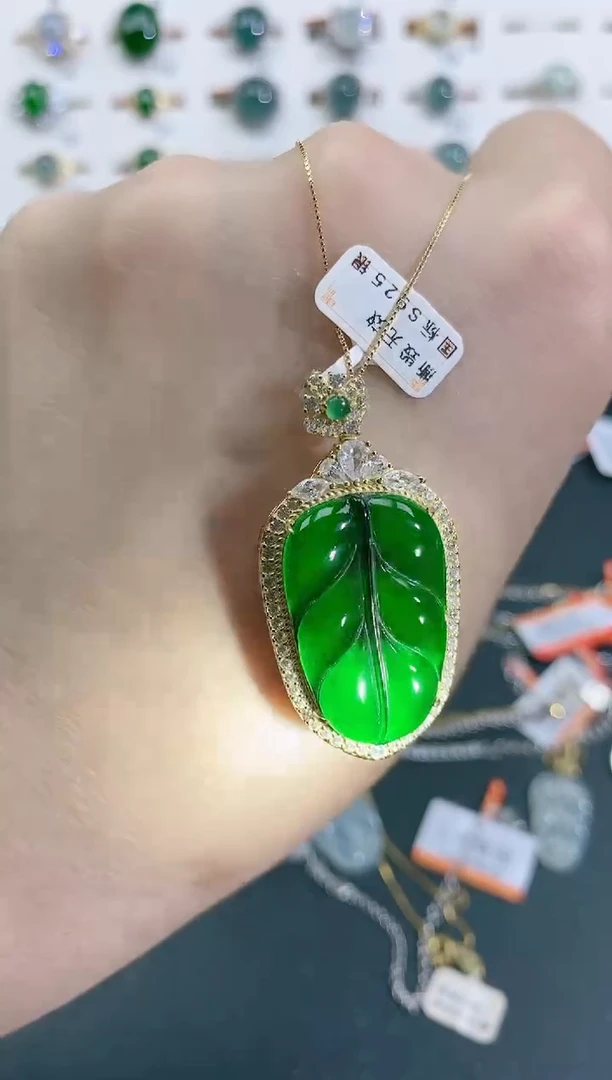 翡翠银S925镶嵌颈饰天然翡翠