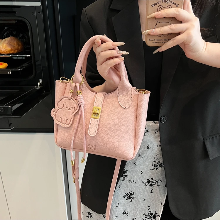 轻奢今年流行小众设计手提包包女2025新款爆款菜篮子包单肩斜挎包