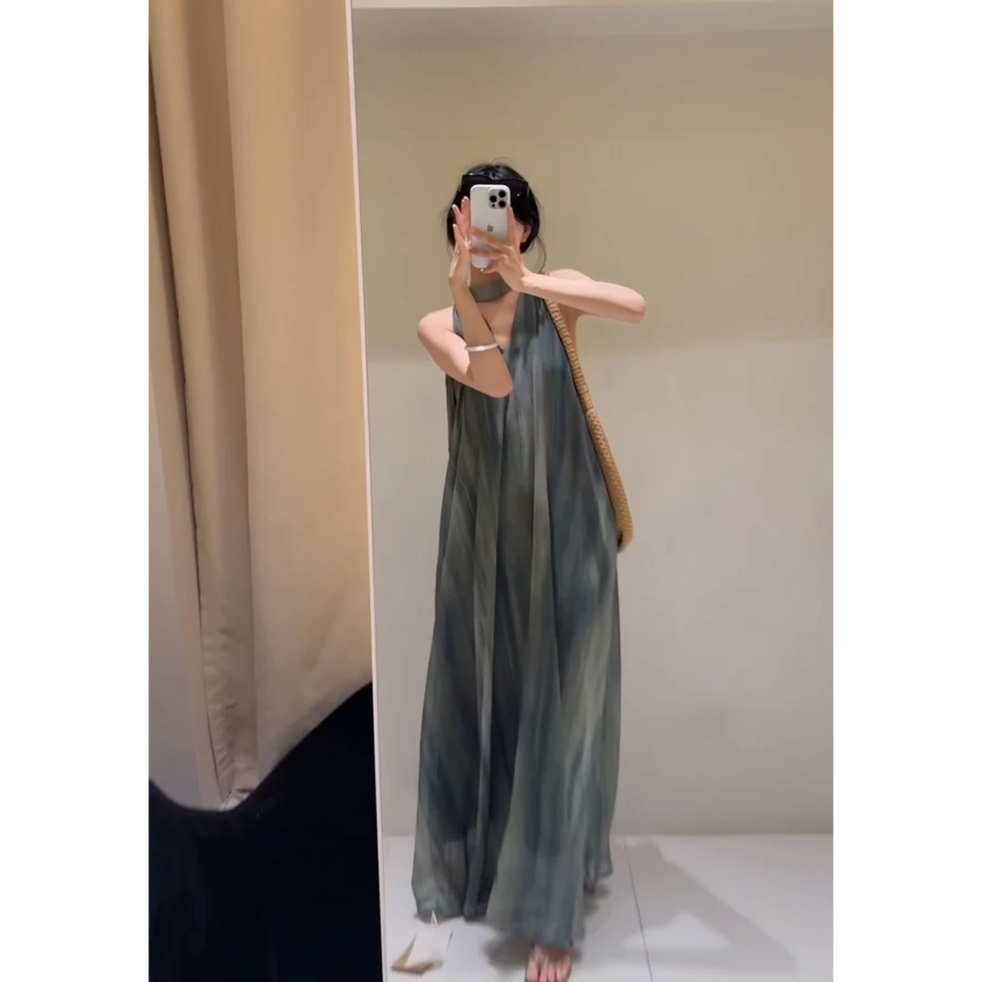 MARIE.COCO法式清冷气质V领晕染挂脖连衣裙宽松显瘦无袖吊带长裙