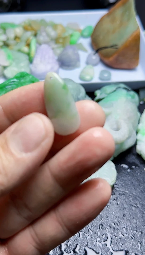 未镶嵌挂件翡翠066