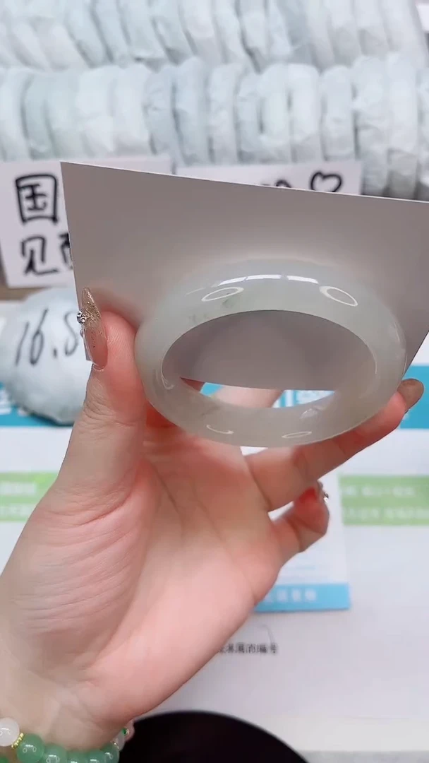 未镶嵌手镯石英质玉105-56.3