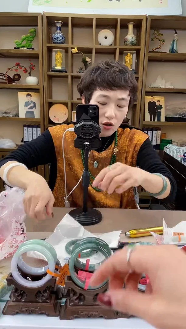 【闪购商品】翡翠手镯未镶嵌翡翠手镯