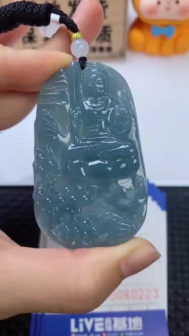 翡翠未镶嵌颈饰