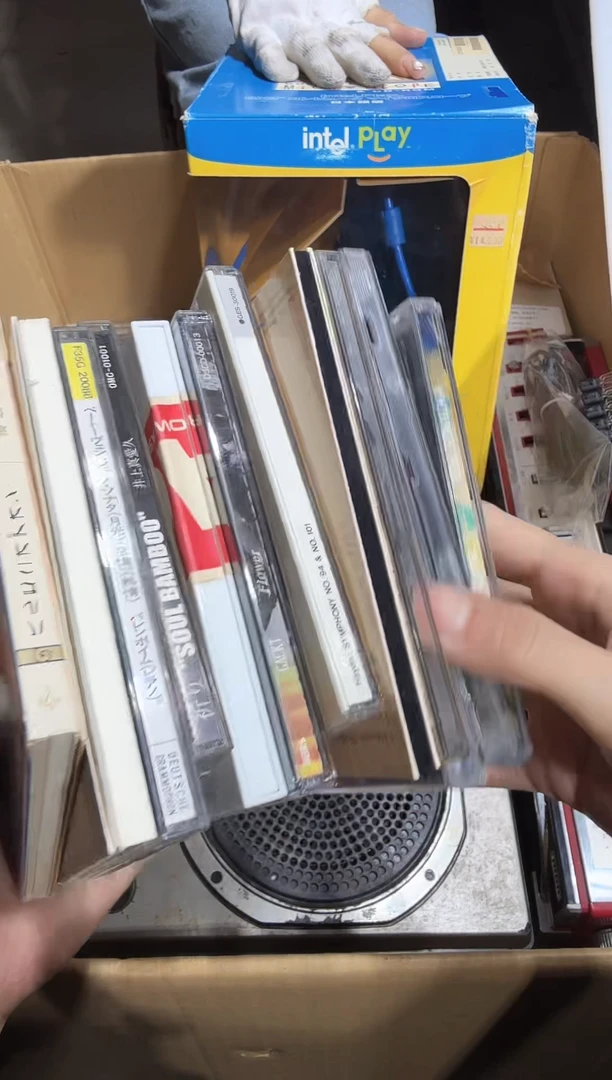 瓷片徐* 203   中古商品，瑕疵品，不保好坏。
