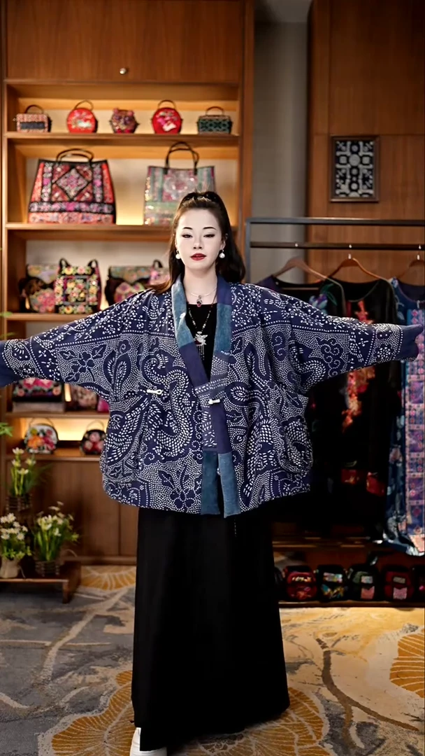 刺绣私人定制苗族手工衣服A9934