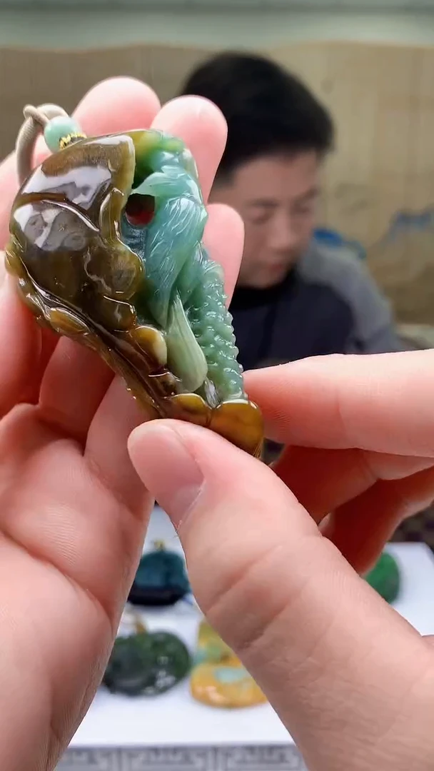 【闪购商品】定制翡翠未镶嵌4917bb-毛货挂件