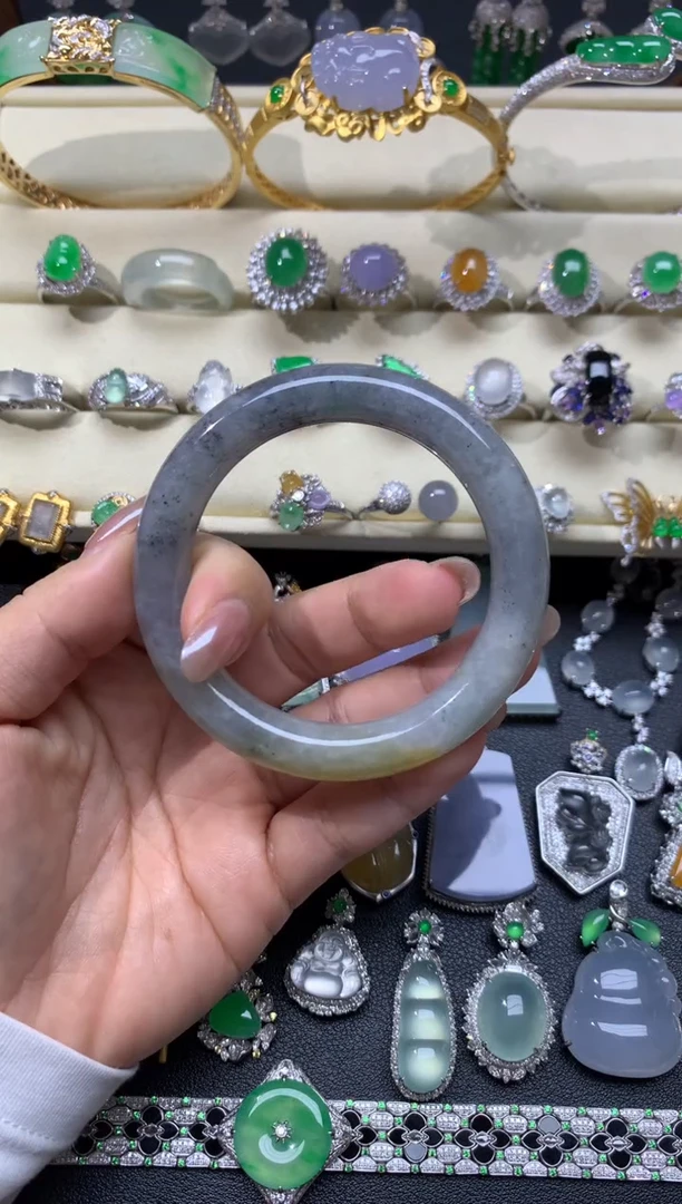 【闪购商品】翡翠颈饰未镶嵌手镯52.4#