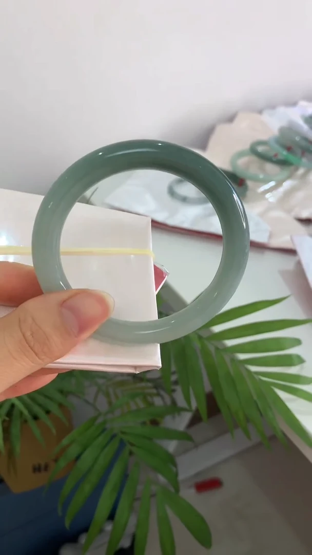 未镶嵌手镯翡翠57圆条半山水