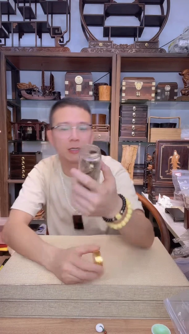 乌木类书架041莺歌绿奇楠碎料30克