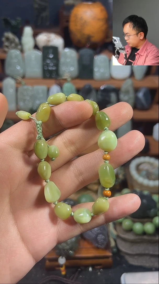 颈饰未镶嵌和田玉寰*1