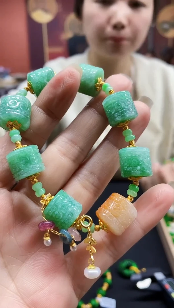 颈饰未镶嵌翡翠翡翠手串-86