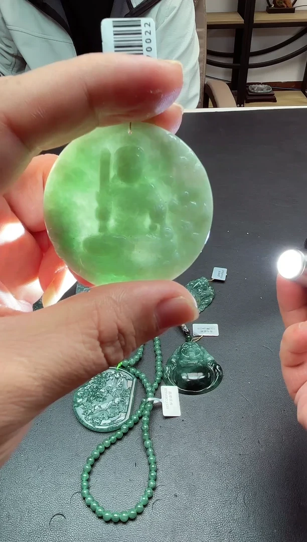 颈饰未镶嵌翡翠天然A货翡翠