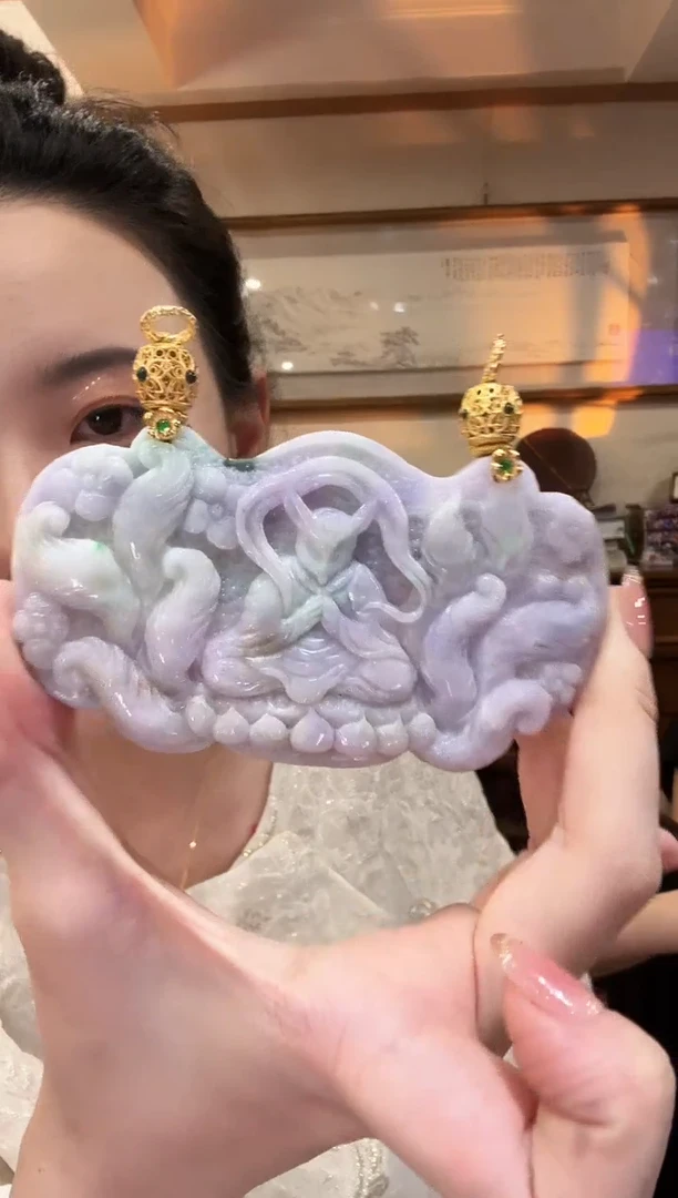 翡翠未镶嵌颈饰国风