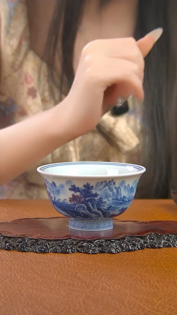 景德镇手工青花山水压手杯