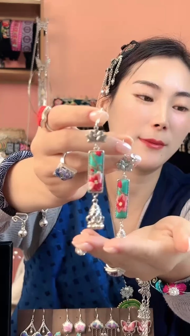 织绣艺枝独绣手工饰品197