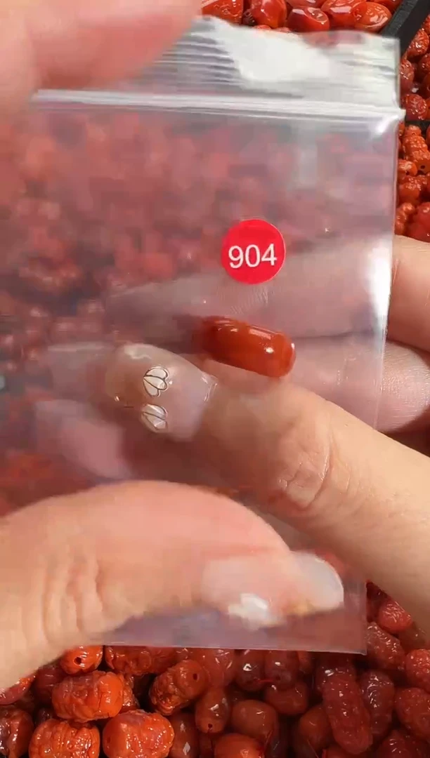 颈饰未镶嵌南红玛瑙1