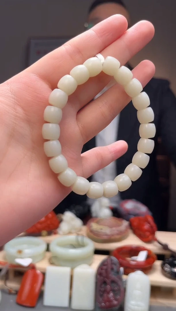 颈饰未镶嵌和田玉手串