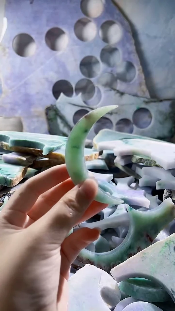 翡翠裸石缅甸翡翠A货晴8055