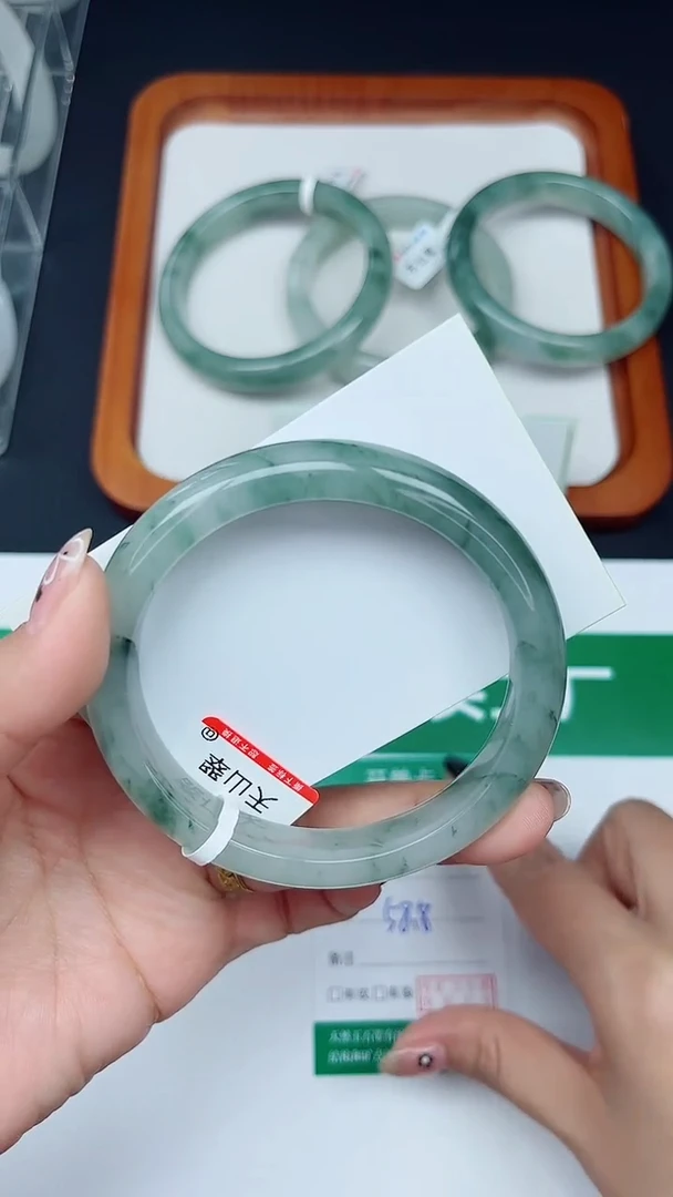 未镶嵌手镯石英质玉89-58/59