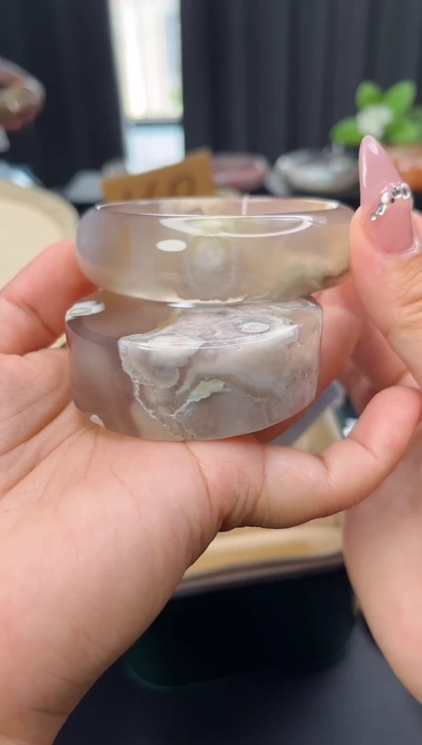 石英质玉手镯未镶嵌赠送镯心（58圈口）