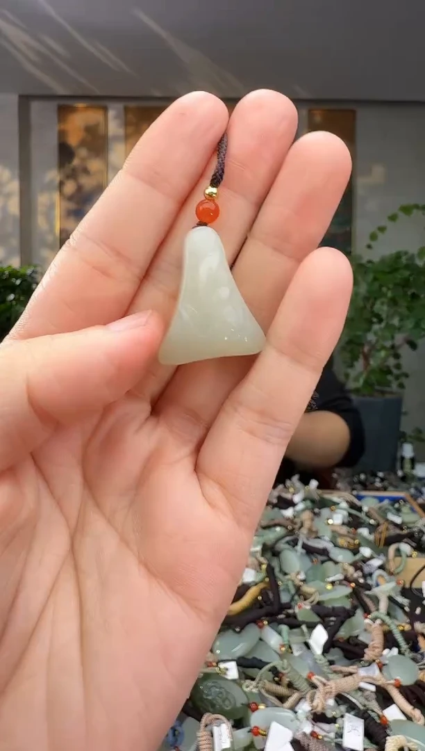 未镶嵌和田玉挂件拍一发一