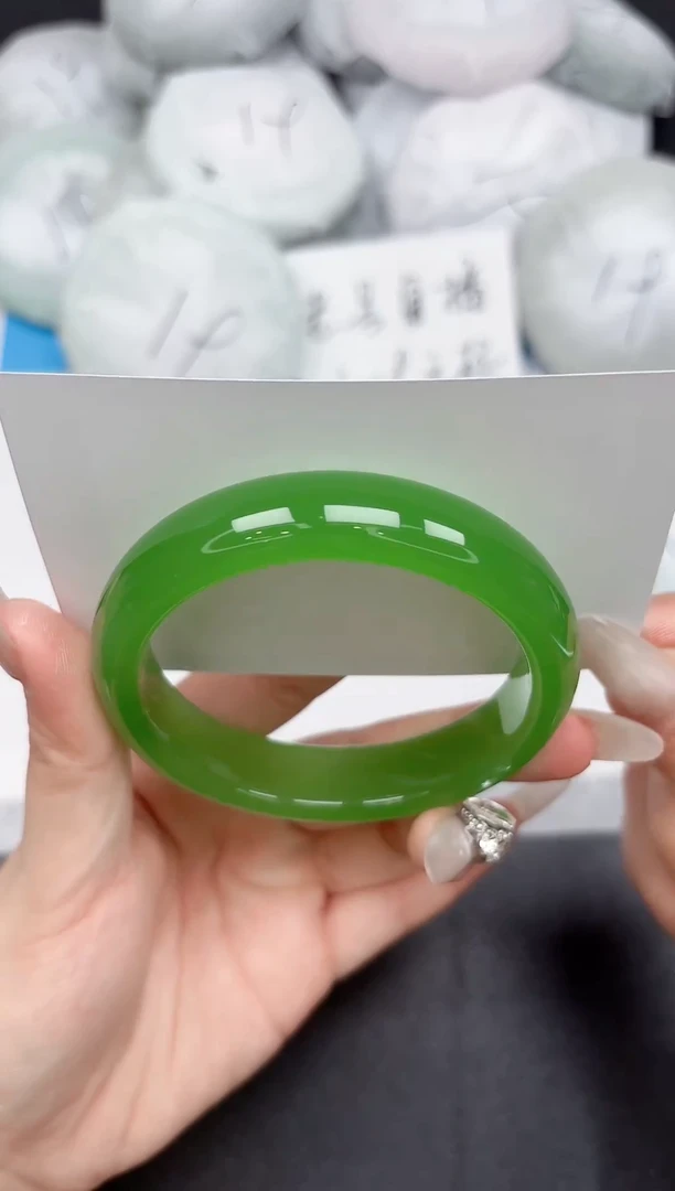 未镶嵌手镯石英质玉83-59-60