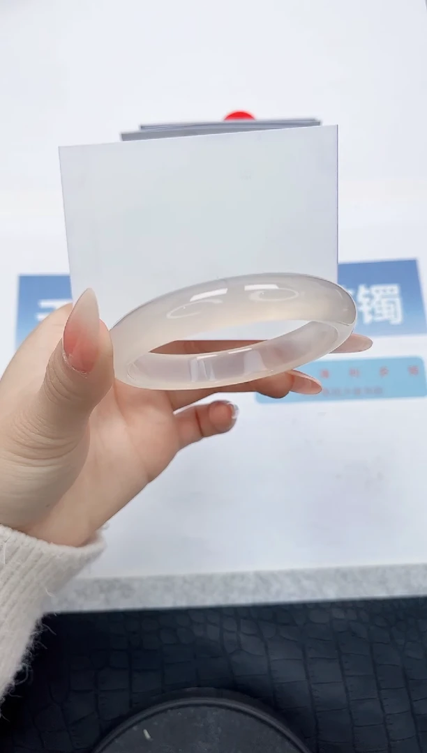 【闪购商品】石英质玉手镯未镶嵌L139-57.2