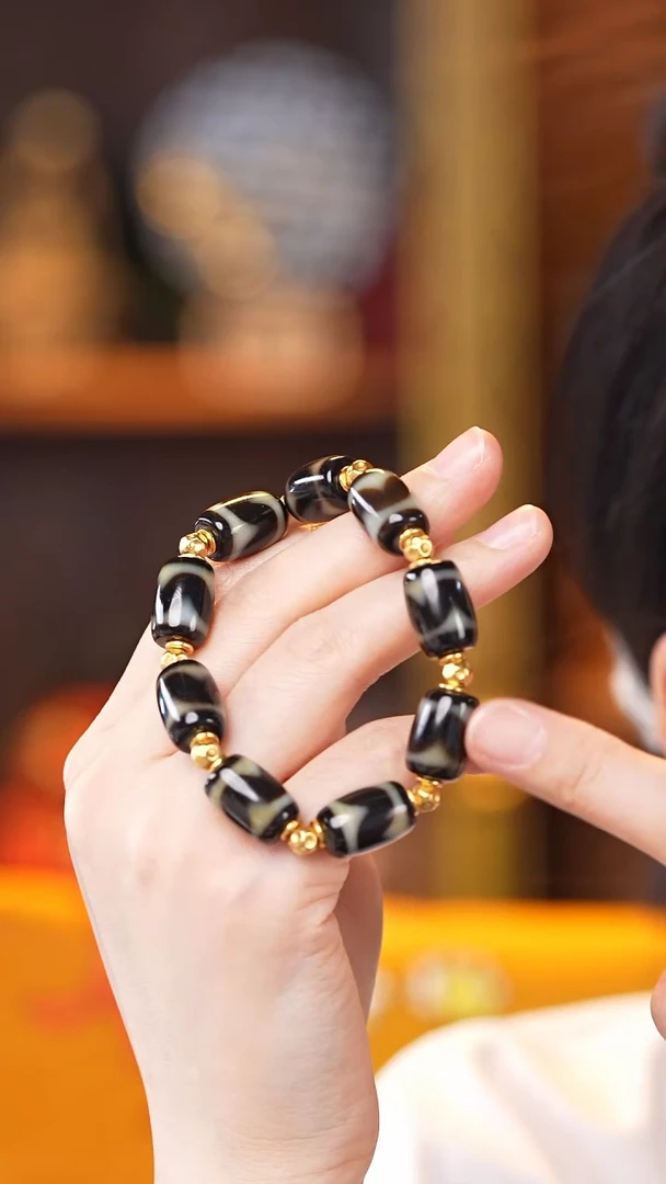 玛瑙/玉髓（覆膜）颈饰未镶嵌牙牙多宝手串