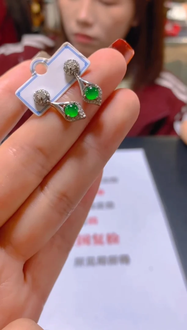 未镶嵌翡翠耳饰多样性发一