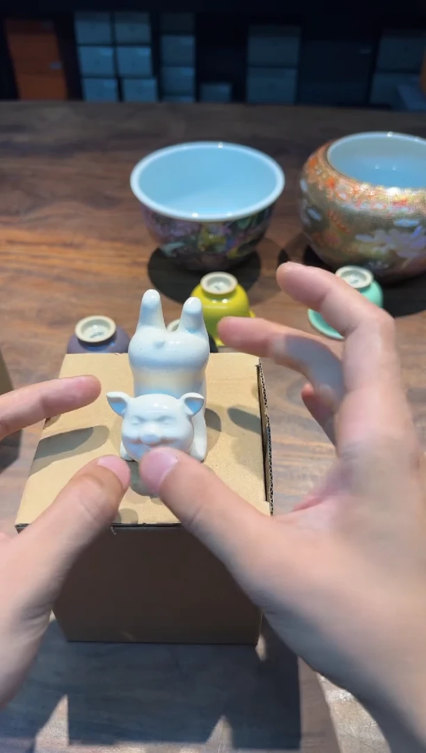 霖松堂 草木灰釉 福猪茶宠（倒立）