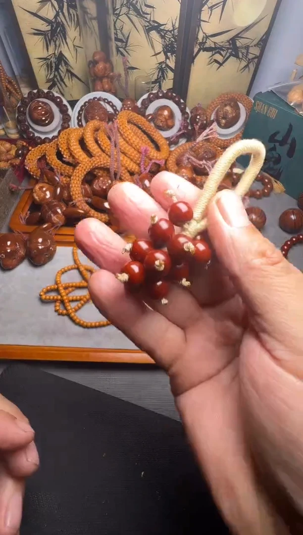 手串橄榄核迷***生葡萄的