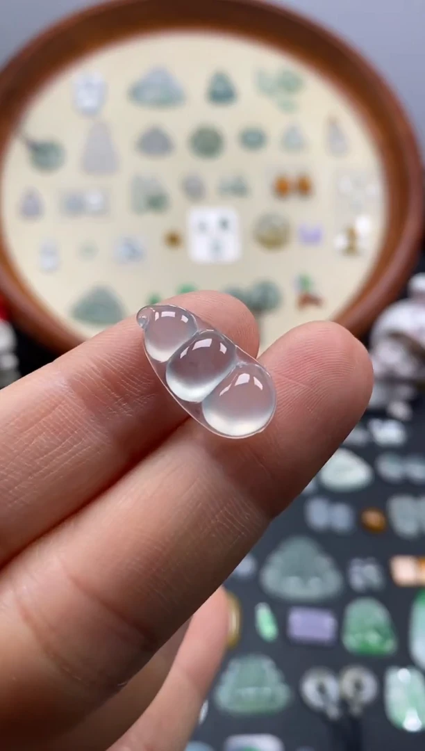 颈饰未镶嵌翡翠高冰豆子/芬