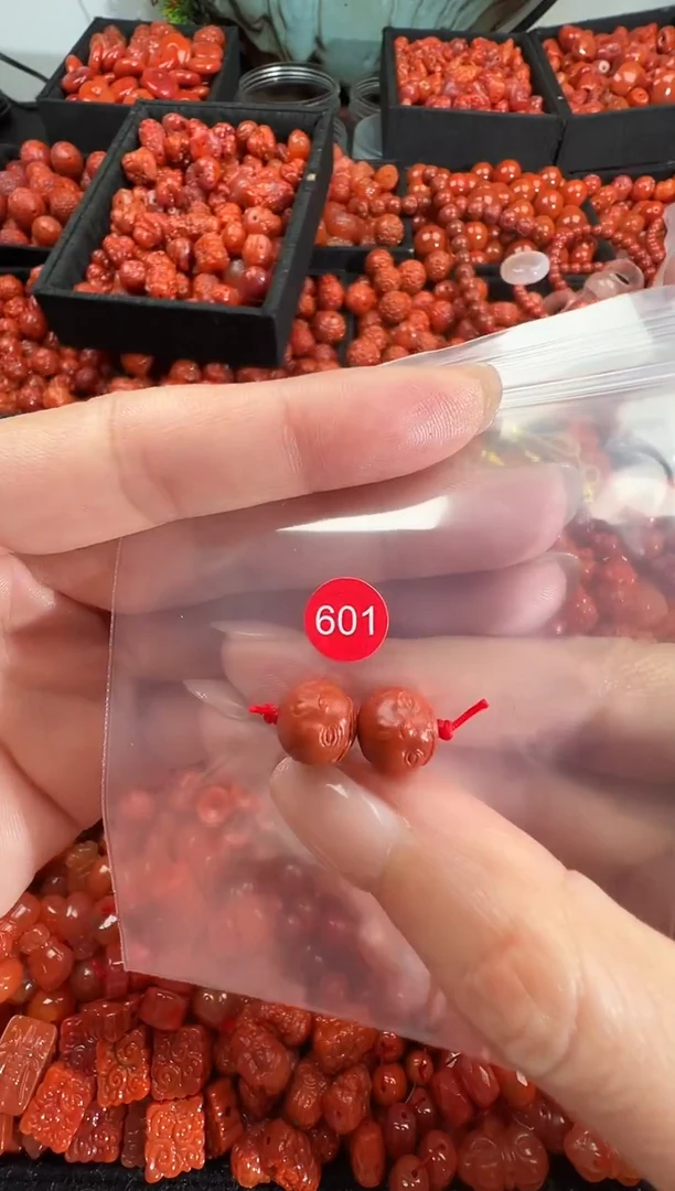 颈饰未镶嵌南红玛瑙1