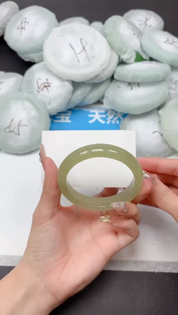 未镶嵌手镯石英质玉208-57.5