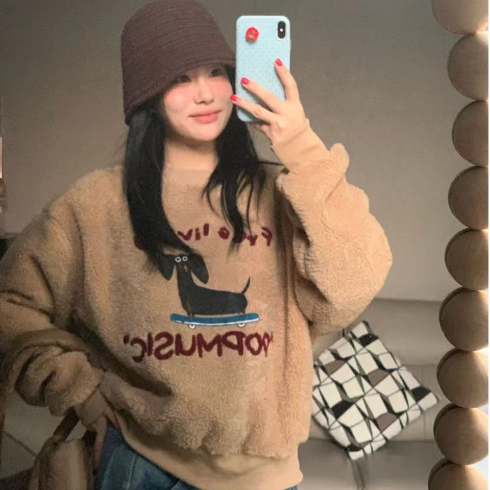 【高街腊肠】冬季百搭时尚圆领保暖小狗卡通印花毛毛卫衣C255934