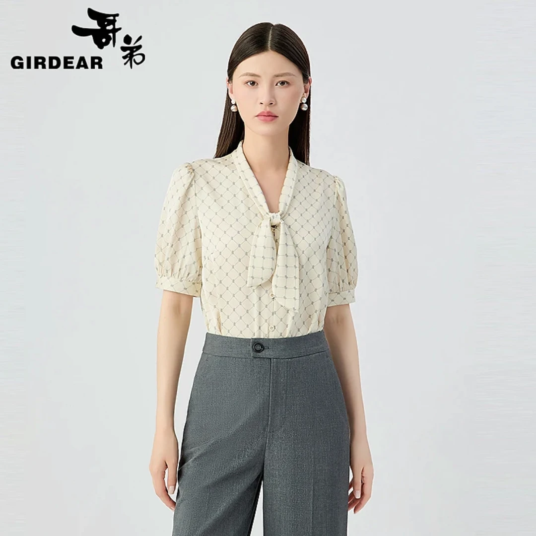 哥弟 夏季新款女装精致时尚复古洋气V领飘带灯笼袖印花衬衫130047