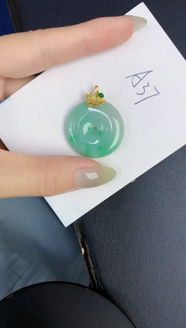 翡翠未镶嵌颈饰缅甸天然翡翠A货