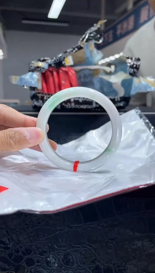 未镶嵌手镯翡翠4