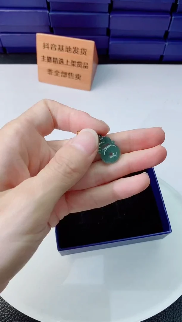 翡翠未镶嵌颈饰111111