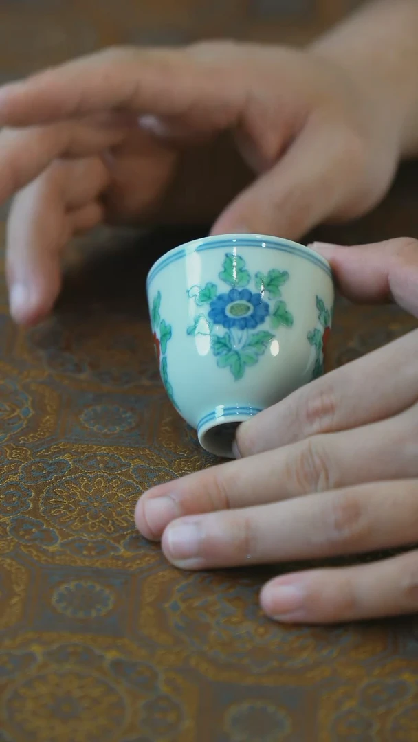 杯子景德镇高温瓷斗彩花闻香杯